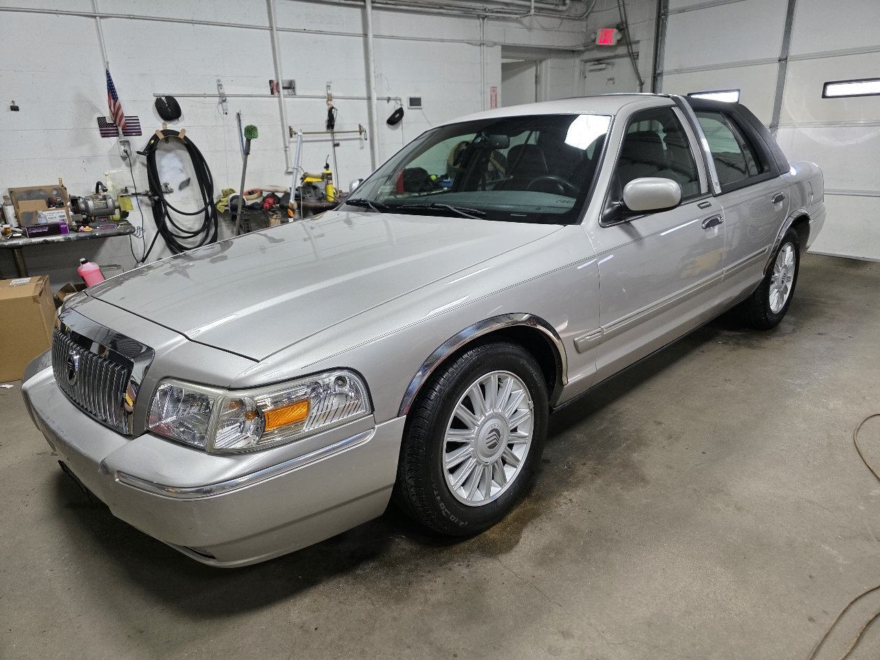 Mercury Grand Marquis 4dr Sdn LS 2008
