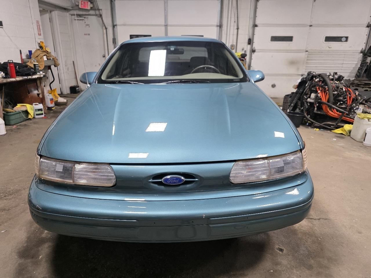 Ford Taurus 4dr GL 1993