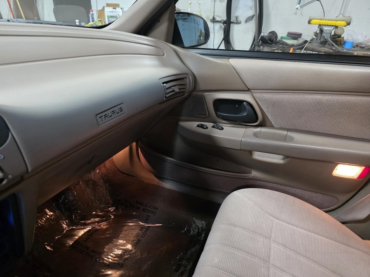 Ford Taurus 4dr GL 1993