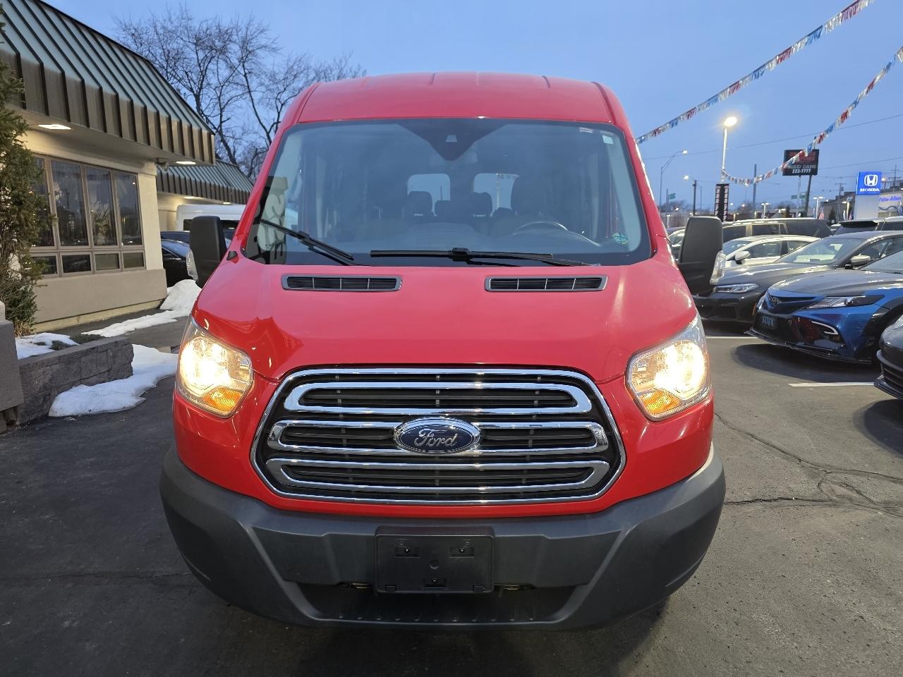 Ford Transit Wagon T-350 148" Med Roof XLT Sliding RH Dr 2017