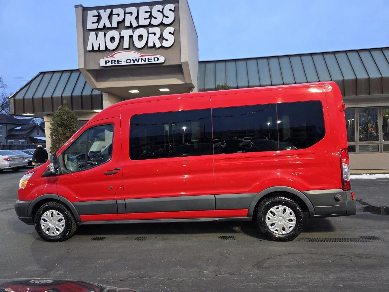 Ford Transit Wagon T-350 148" Med Roof XLT Sliding RH Dr 2017