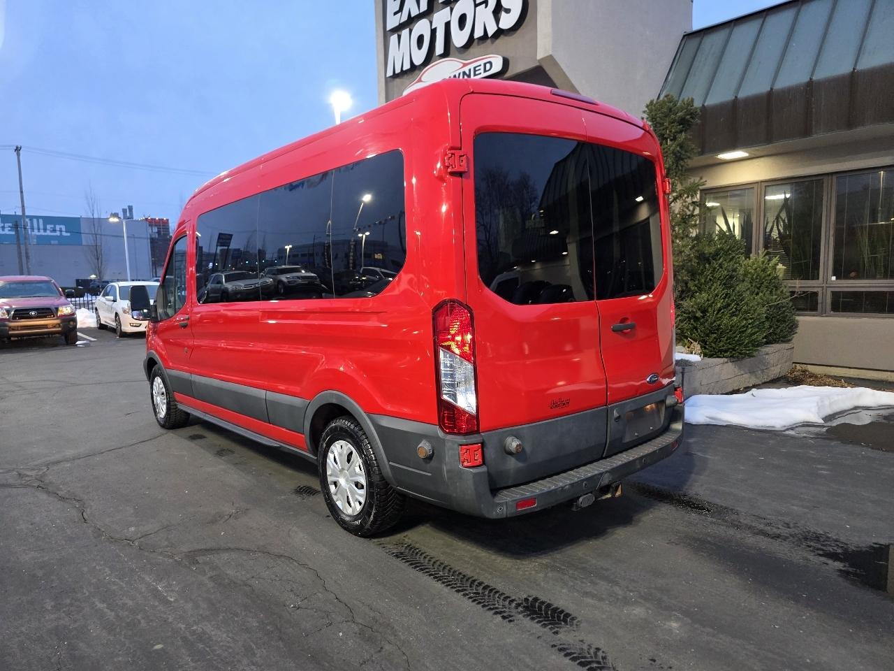 Ford Transit Wagon T-350 148" Med Roof XLT Sliding RH Dr 2017