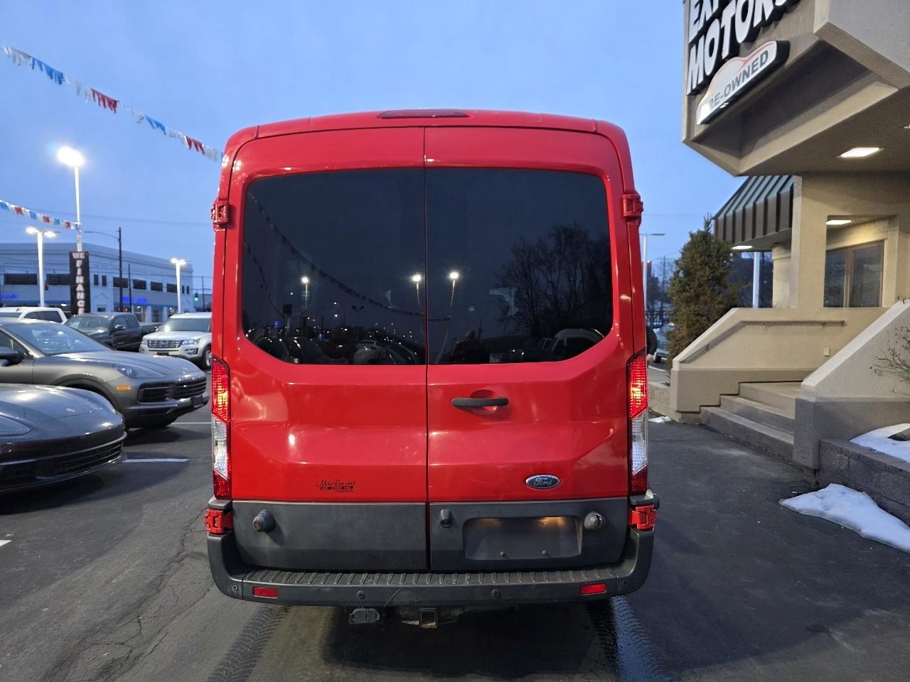 Ford Transit Wagon T-350 148" Med Roof XLT Sliding RH Dr 2017