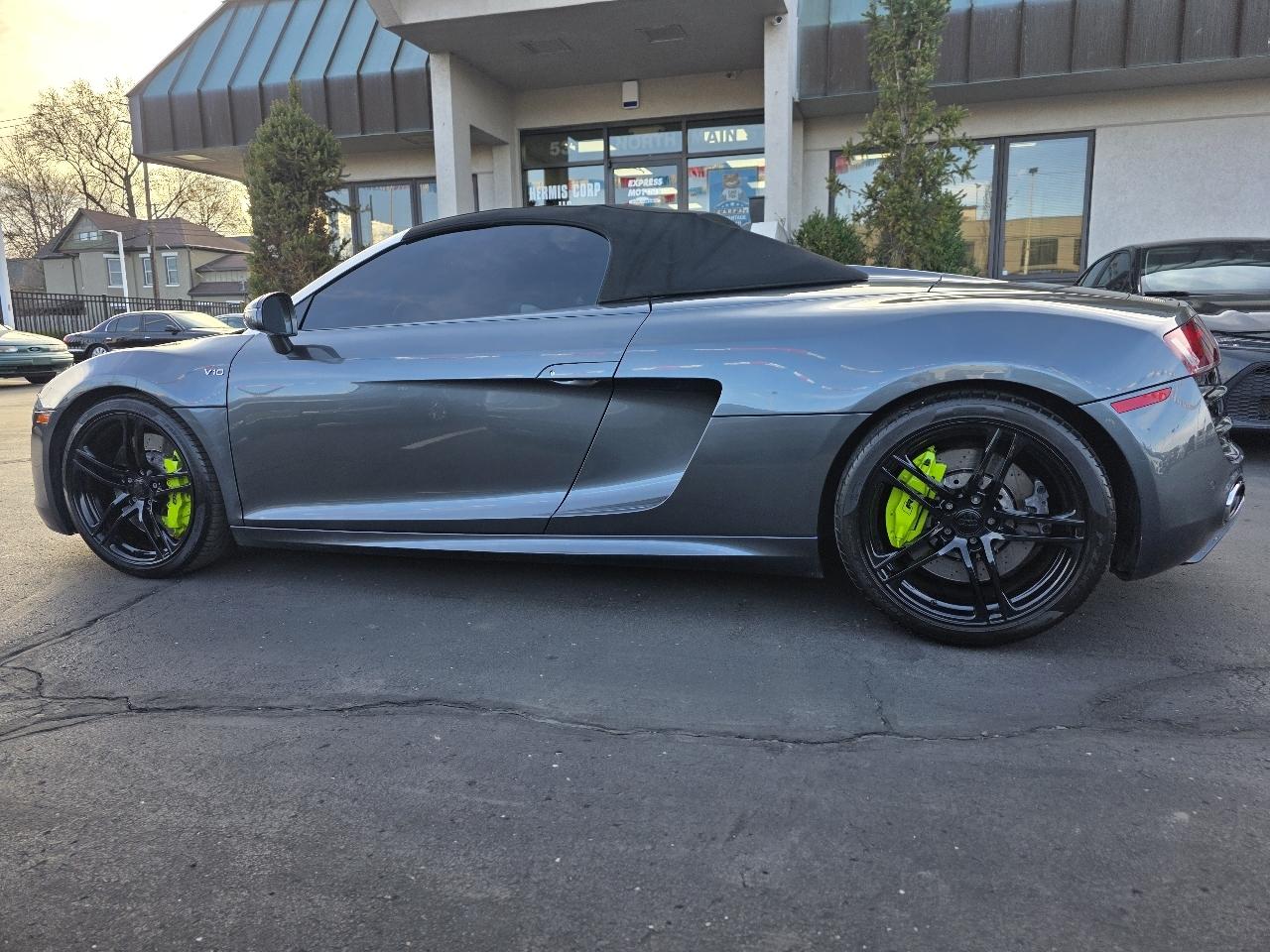 Audi R8 2dr Conv Auto quattro Spyder 5.2L 2011