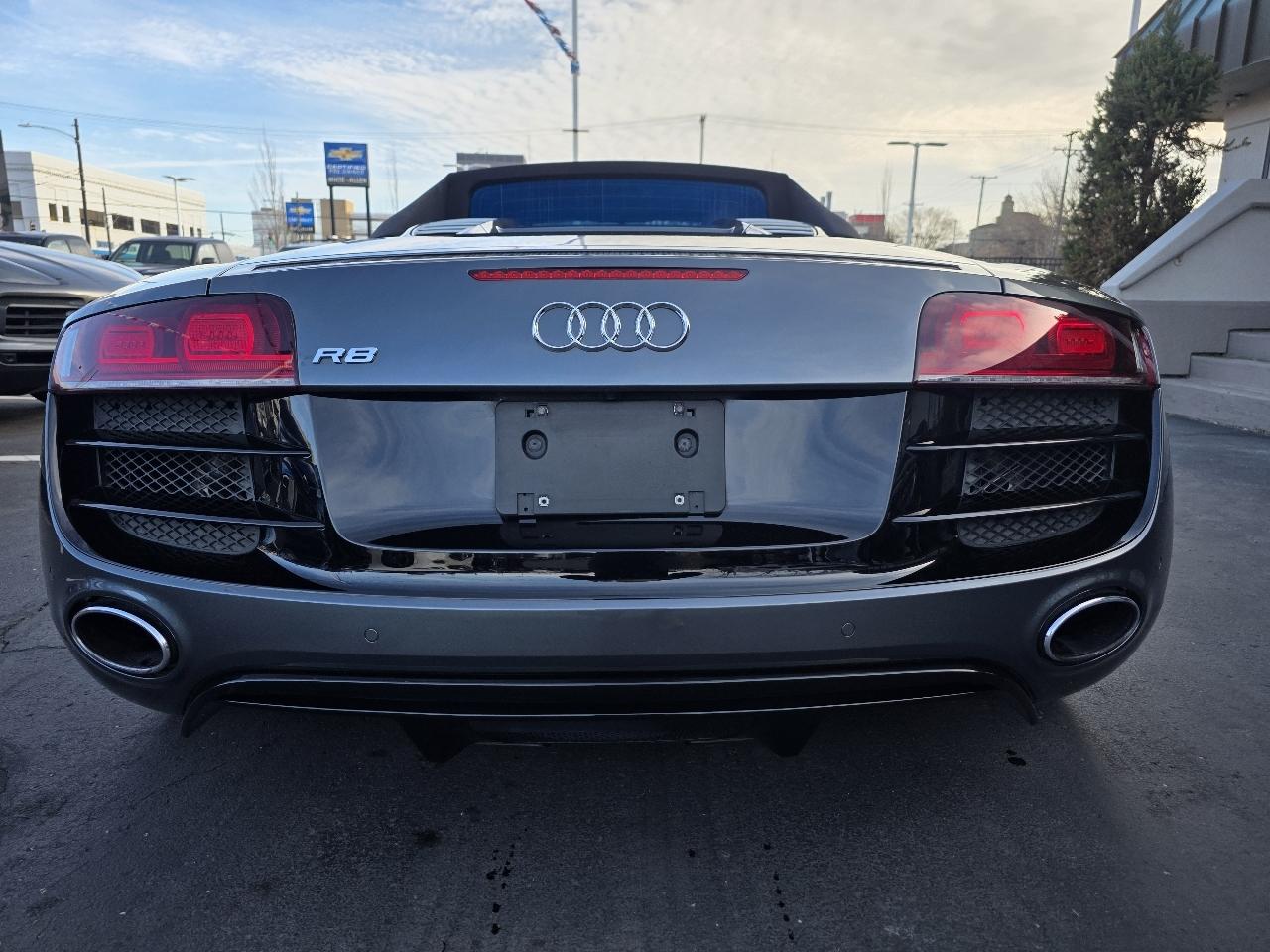 Audi R8 2dr Conv Auto quattro Spyder 5.2L 2011