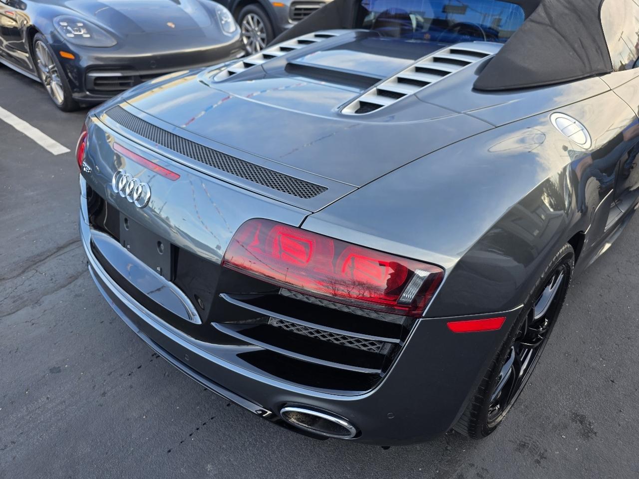 Audi R8 2dr Conv Auto quattro Spyder 5.2L 2011