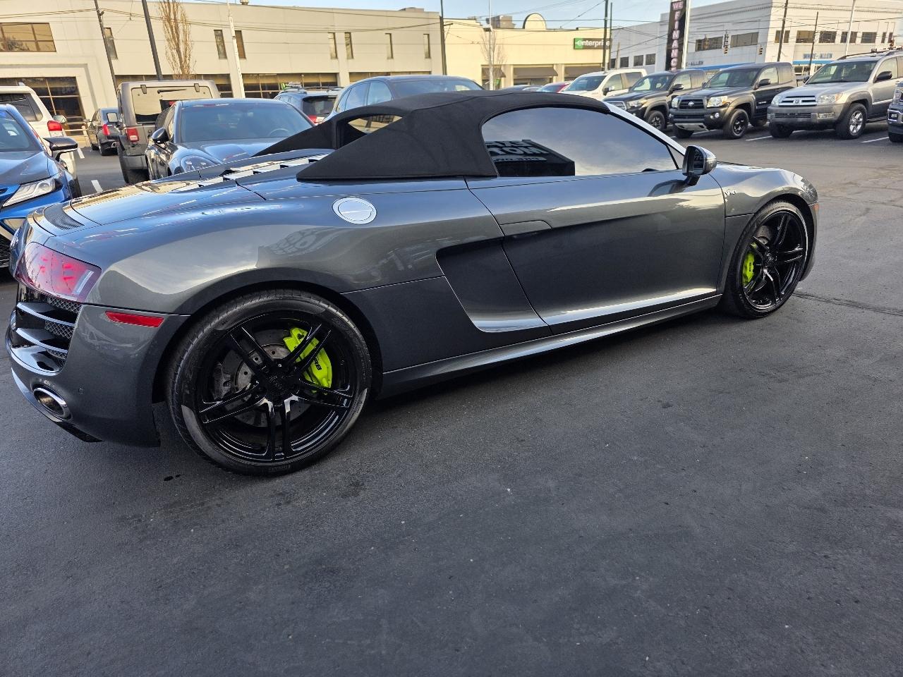 Audi R8 2dr Conv Auto quattro Spyder 5.2L 2011