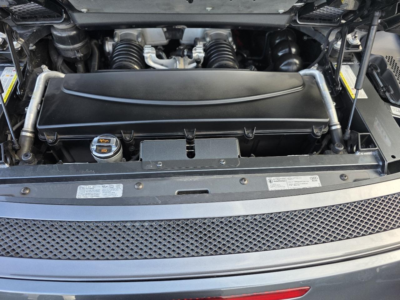 Audi R8 2dr Conv Auto quattro Spyder 5.2L 2011