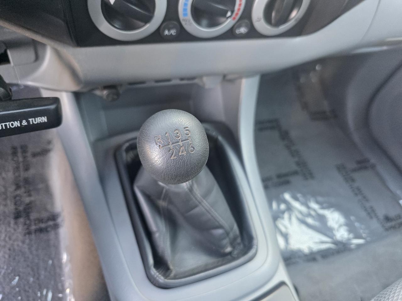 Toyota Tacoma 4WD Access V6 MT (Natl) 2009