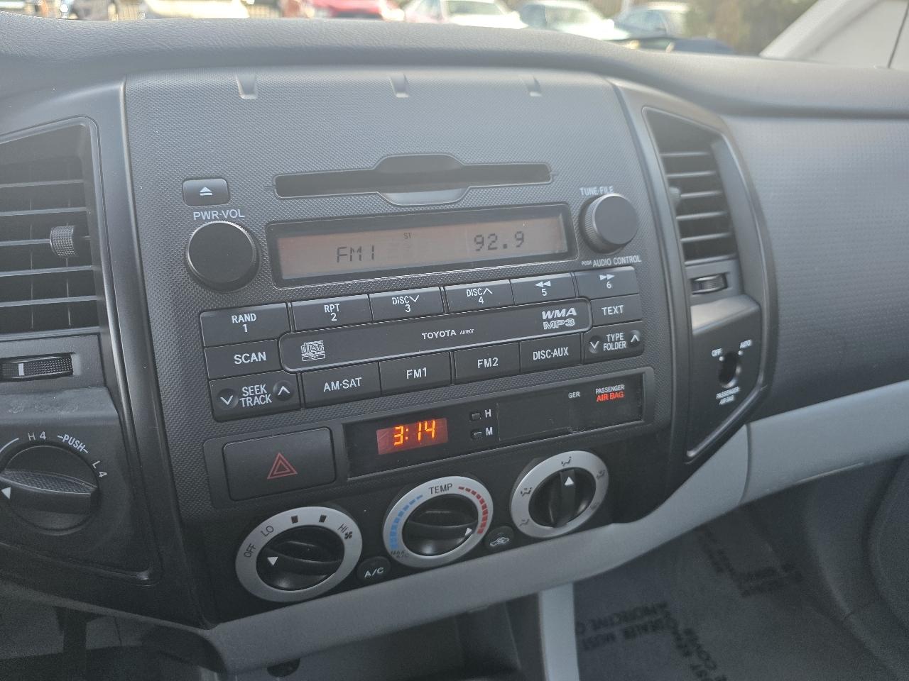 Toyota Tacoma 4WD Access V6 MT (Natl) 2009