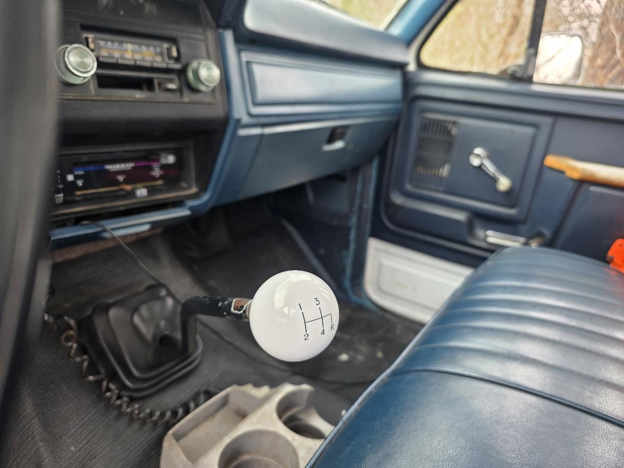 Ford F-Series Pickup 2WD F-250 Reg Cab 1982