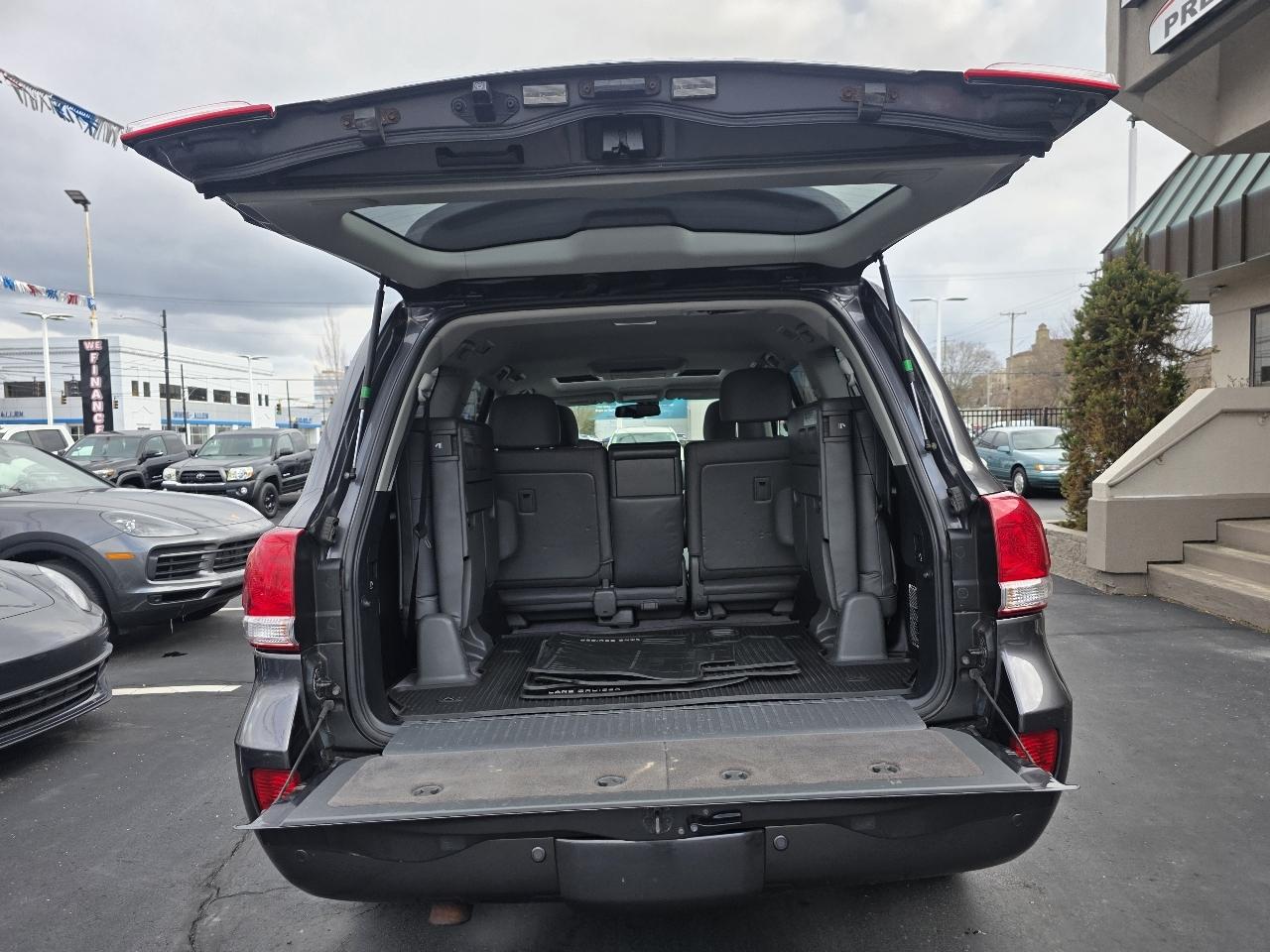 Toyota Land Cruiser 4dr 4WD (Natl) 2011