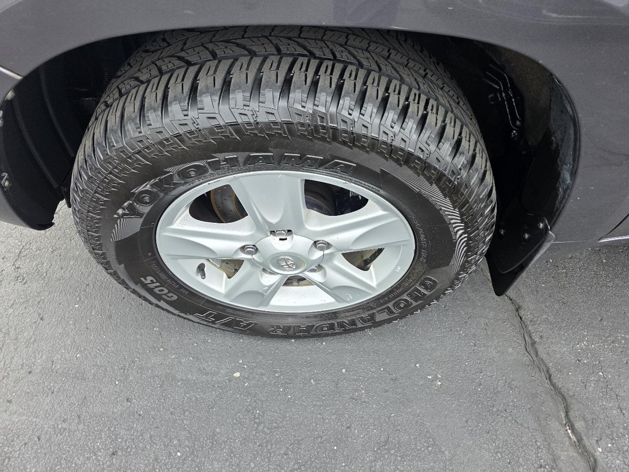 Toyota Land Cruiser 4dr 4WD (Natl) 2011