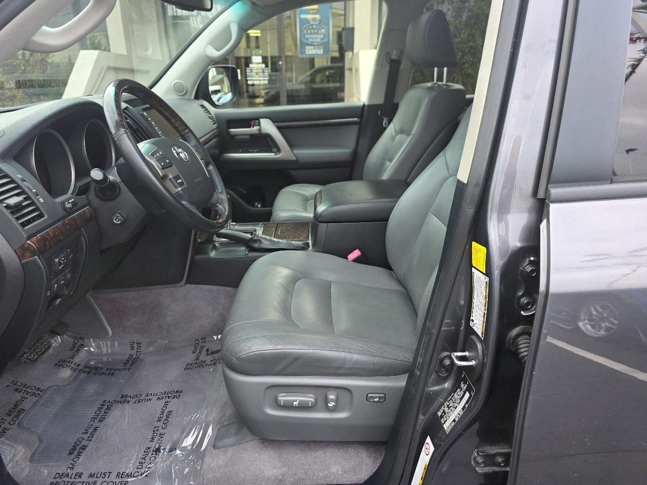 Toyota Land Cruiser 4dr 4WD (Natl) 2011