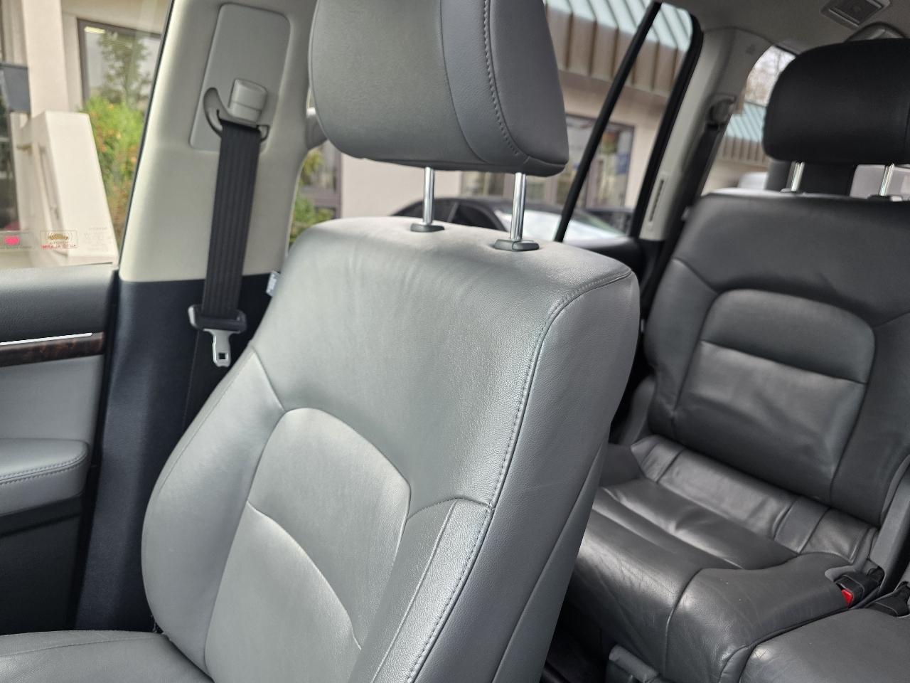 Toyota Land Cruiser 4dr 4WD (Natl) 2011