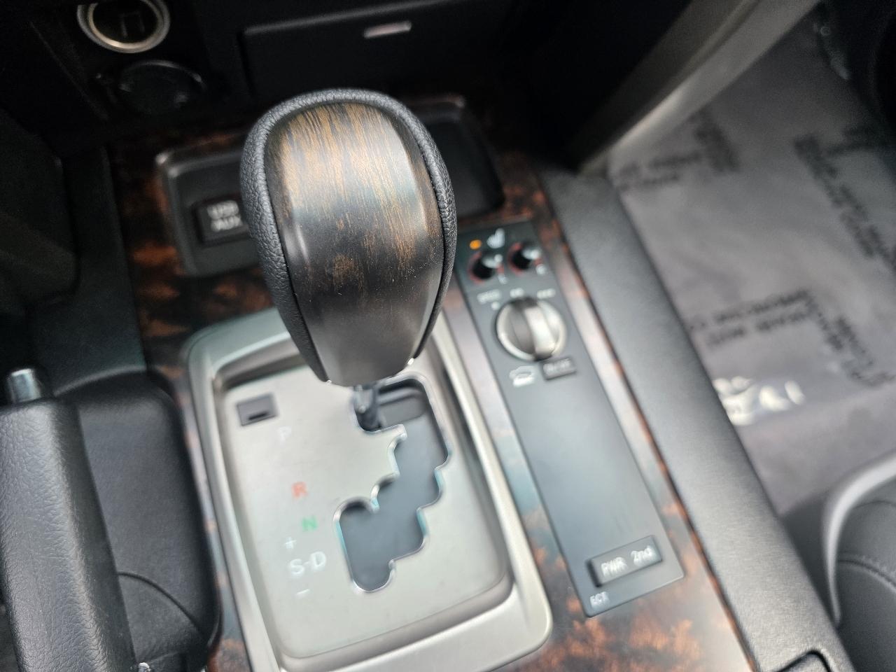 Toyota Land Cruiser 4dr 4WD (Natl) 2011