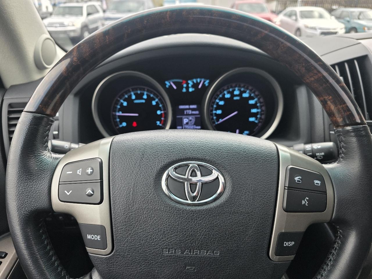 Toyota Land Cruiser 4dr 4WD (Natl) 2011