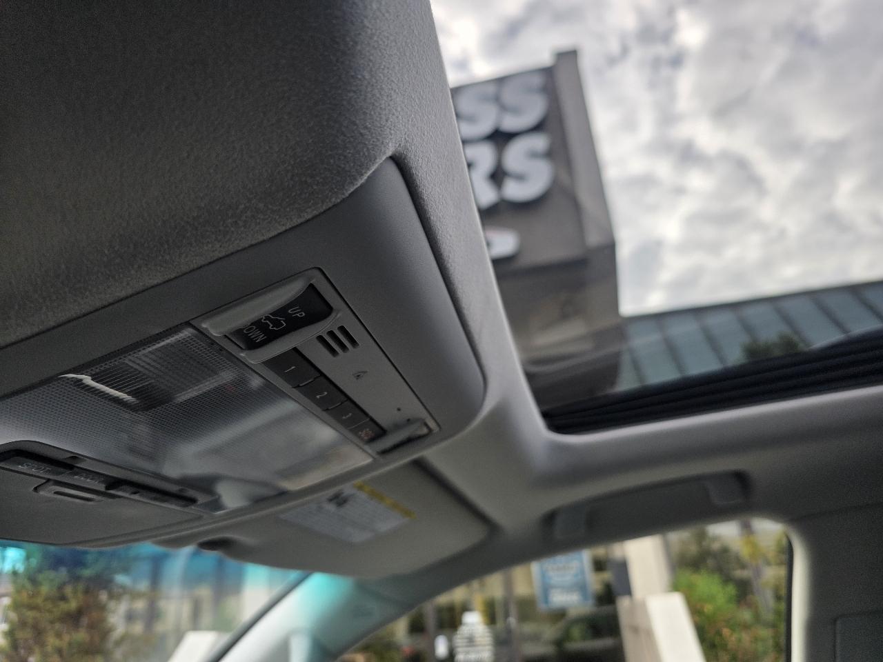 Toyota Land Cruiser 4dr 4WD (Natl) 2011