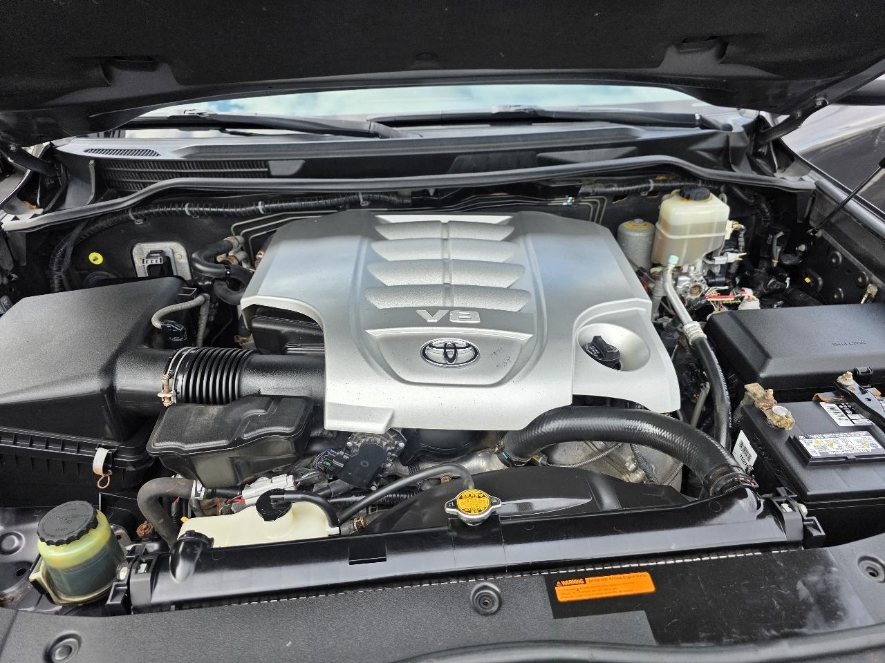 Toyota Land Cruiser 4dr 4WD (Natl) 2011