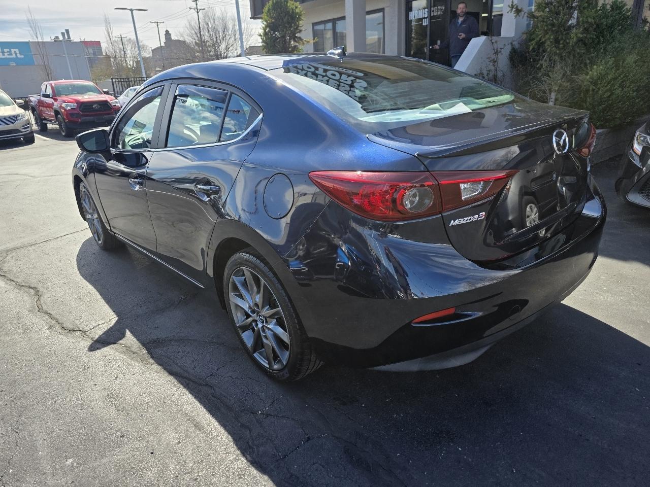 Mazda Mazda3 4-Door Touring Auto 2018