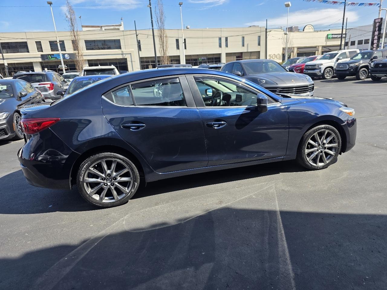 Mazda Mazda3 4-Door Touring Auto 2018