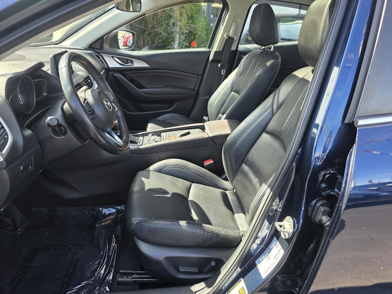 Mazda Mazda3 4-Door Touring Auto 2018