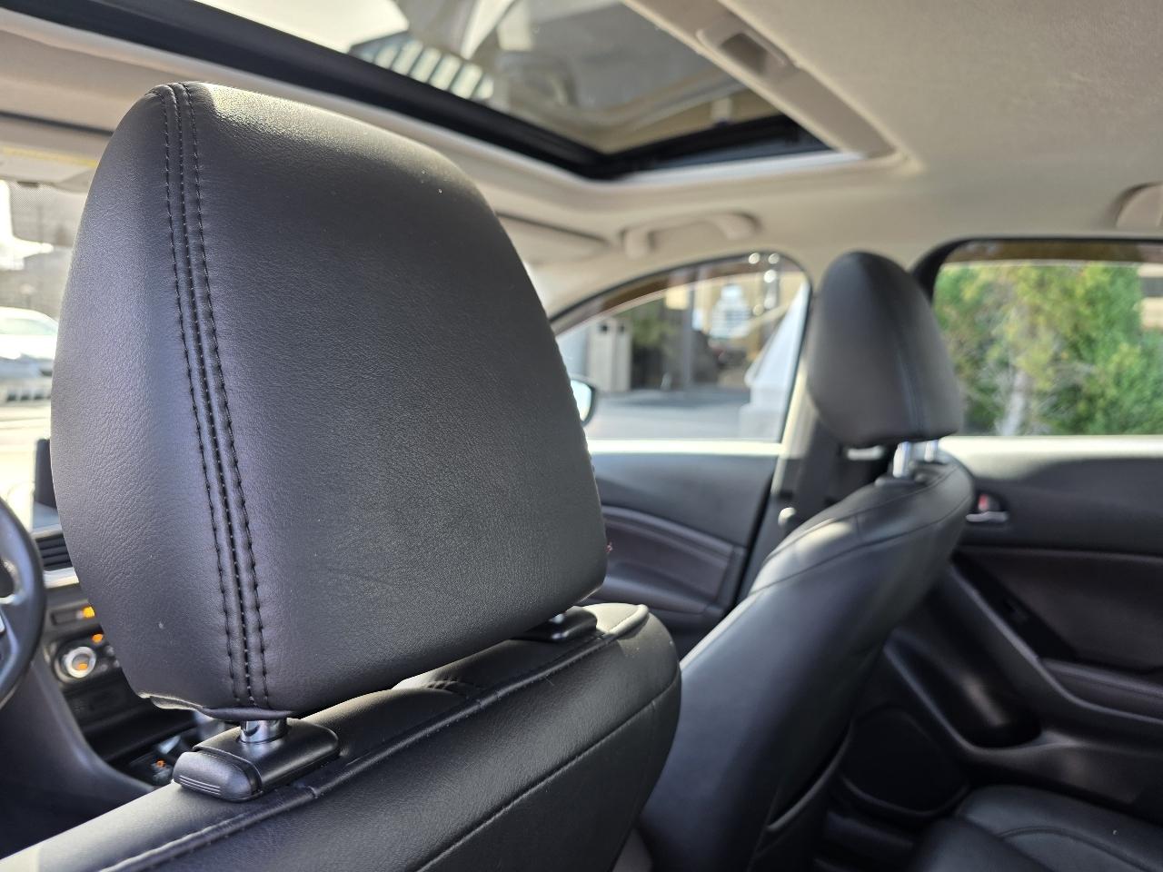 Mazda Mazda3 4-Door Touring Auto 2018