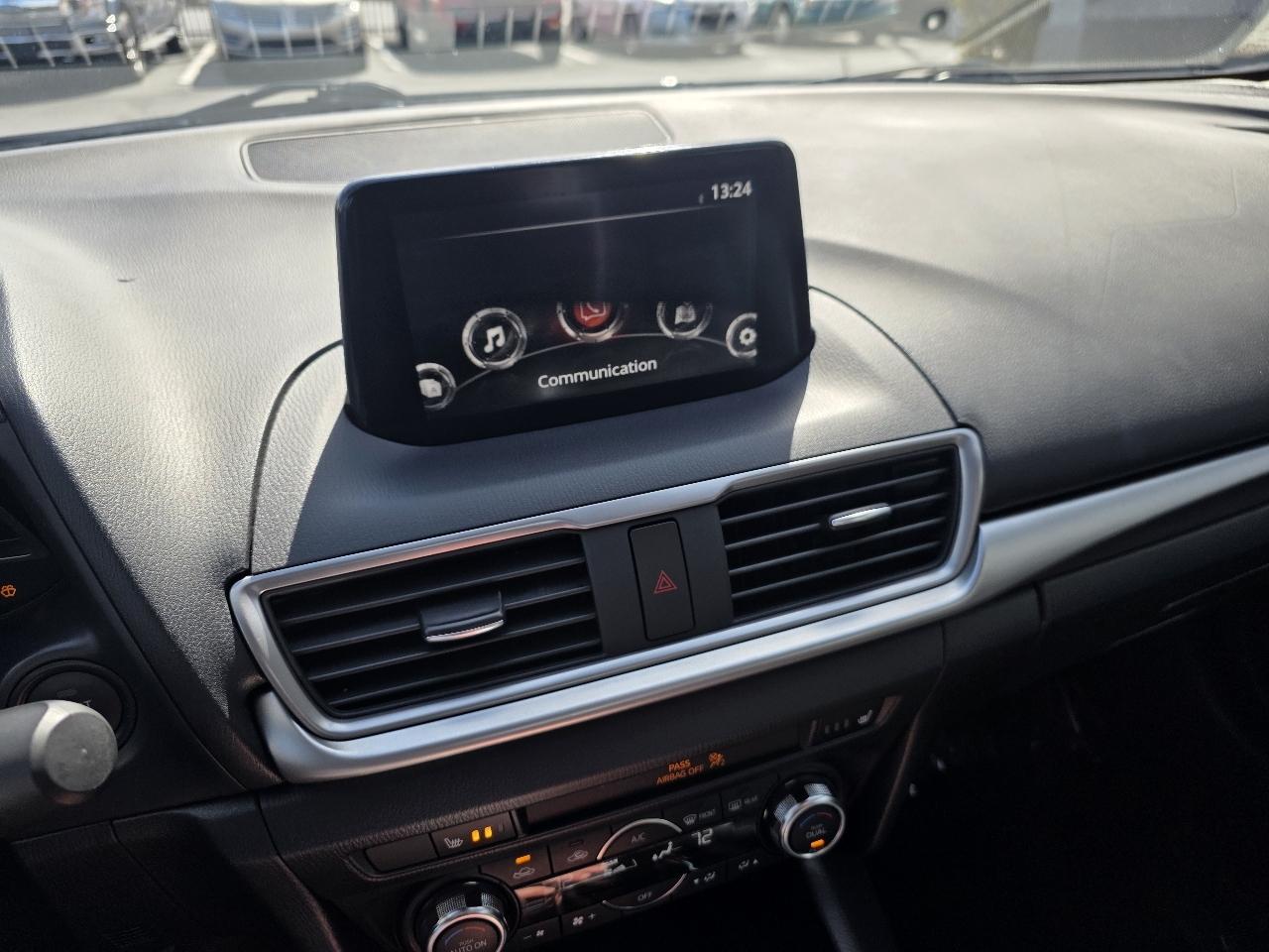 Mazda Mazda3 4-Door Touring Auto 2018