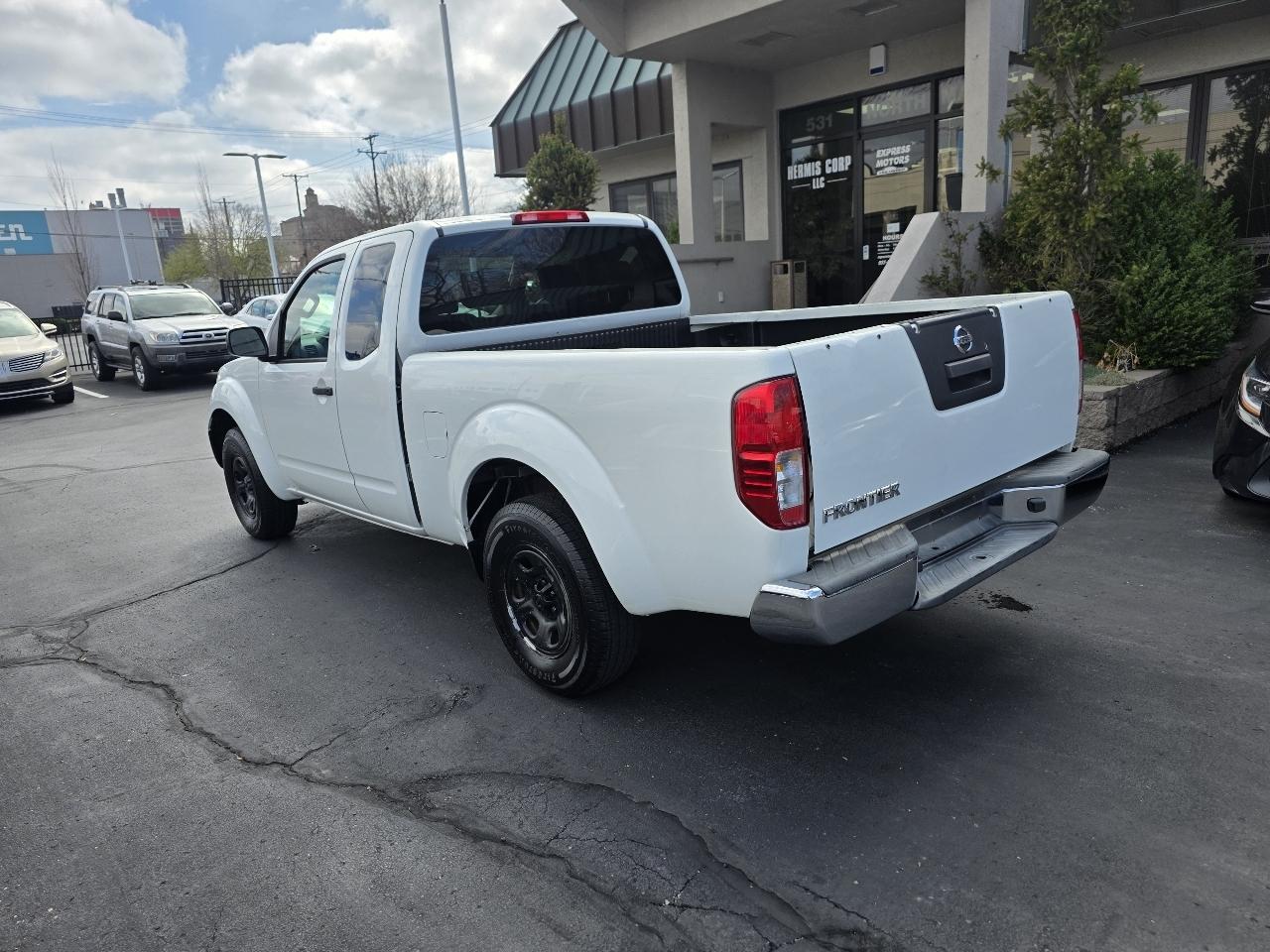 Nissan Frontier 2WD King Cab I4 Auto SV 2015