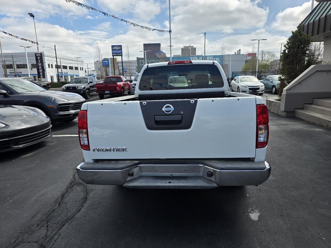 Nissan Frontier 2WD King Cab I4 Auto SV 2015