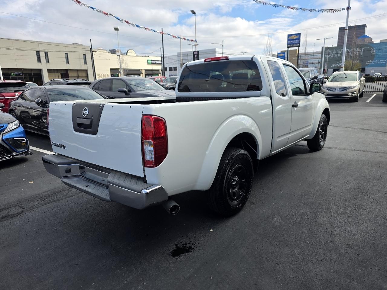 Nissan Frontier 2WD King Cab I4 Auto SV 2015