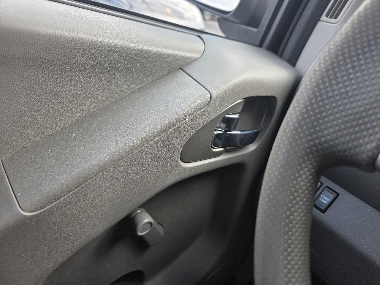 Nissan Frontier 2WD King Cab I4 Auto SV 2015