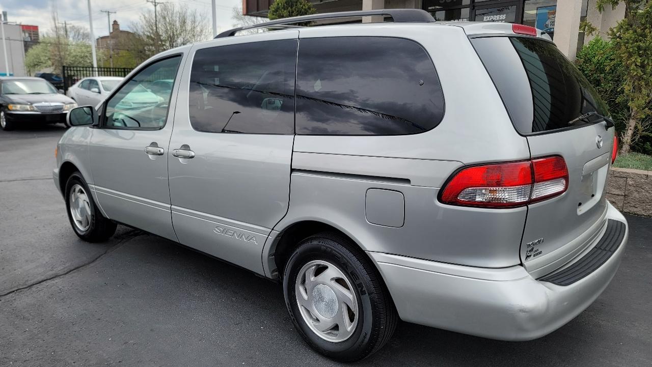 Toyota Sienna 5dr XLE (Natl) 2002
