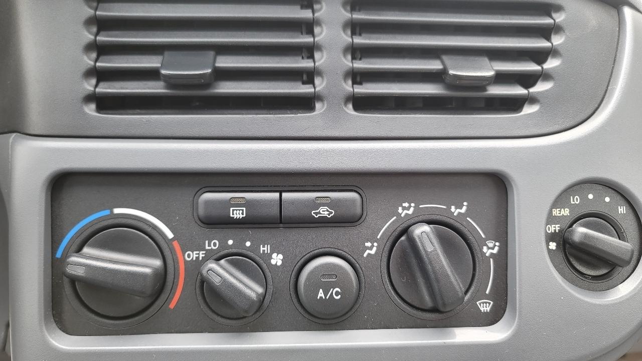 Toyota Sienna 5dr XLE (Natl) 2002