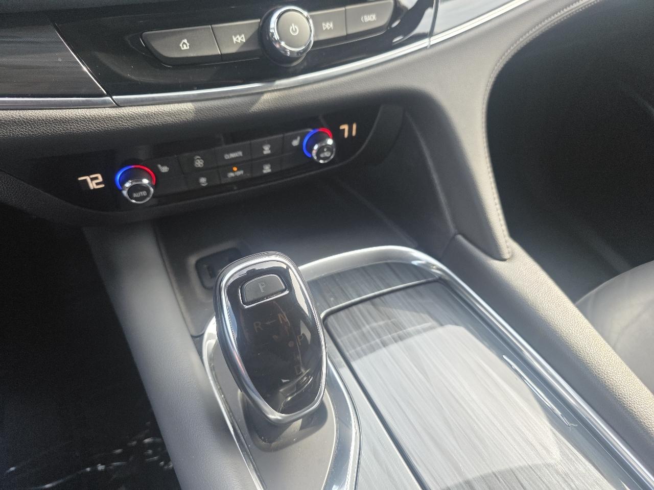 Buick Enclave FWD 4dr Essence 2019