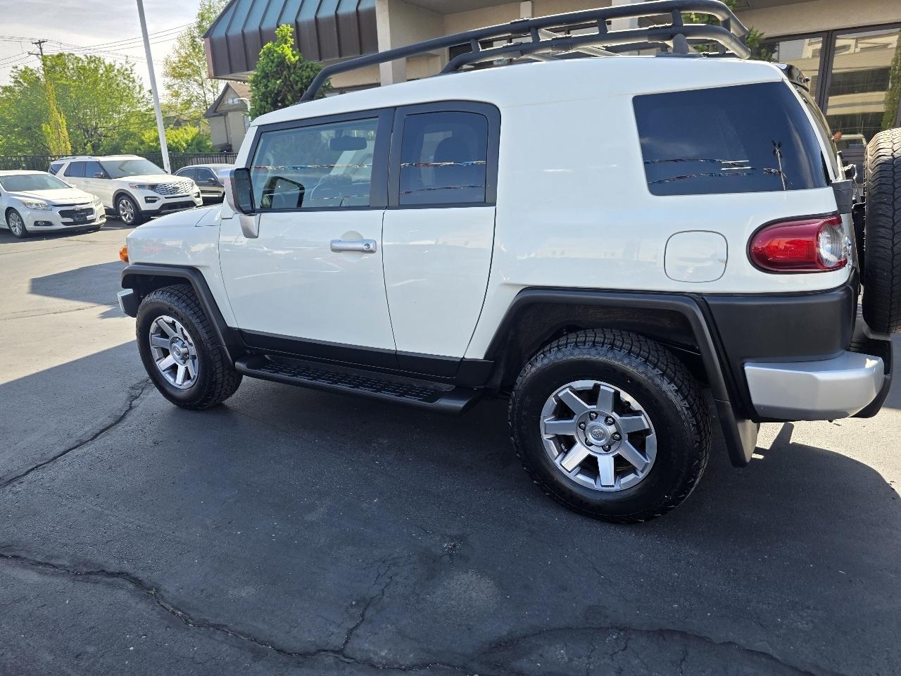 Toyota FJ Cruiser 4WD 4dr Auto (Natl) 2014