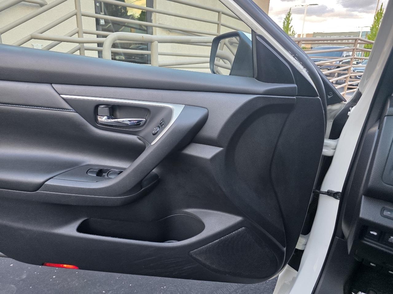 Nissan Altima 4dr Sdn I4 2.5 SR 2016