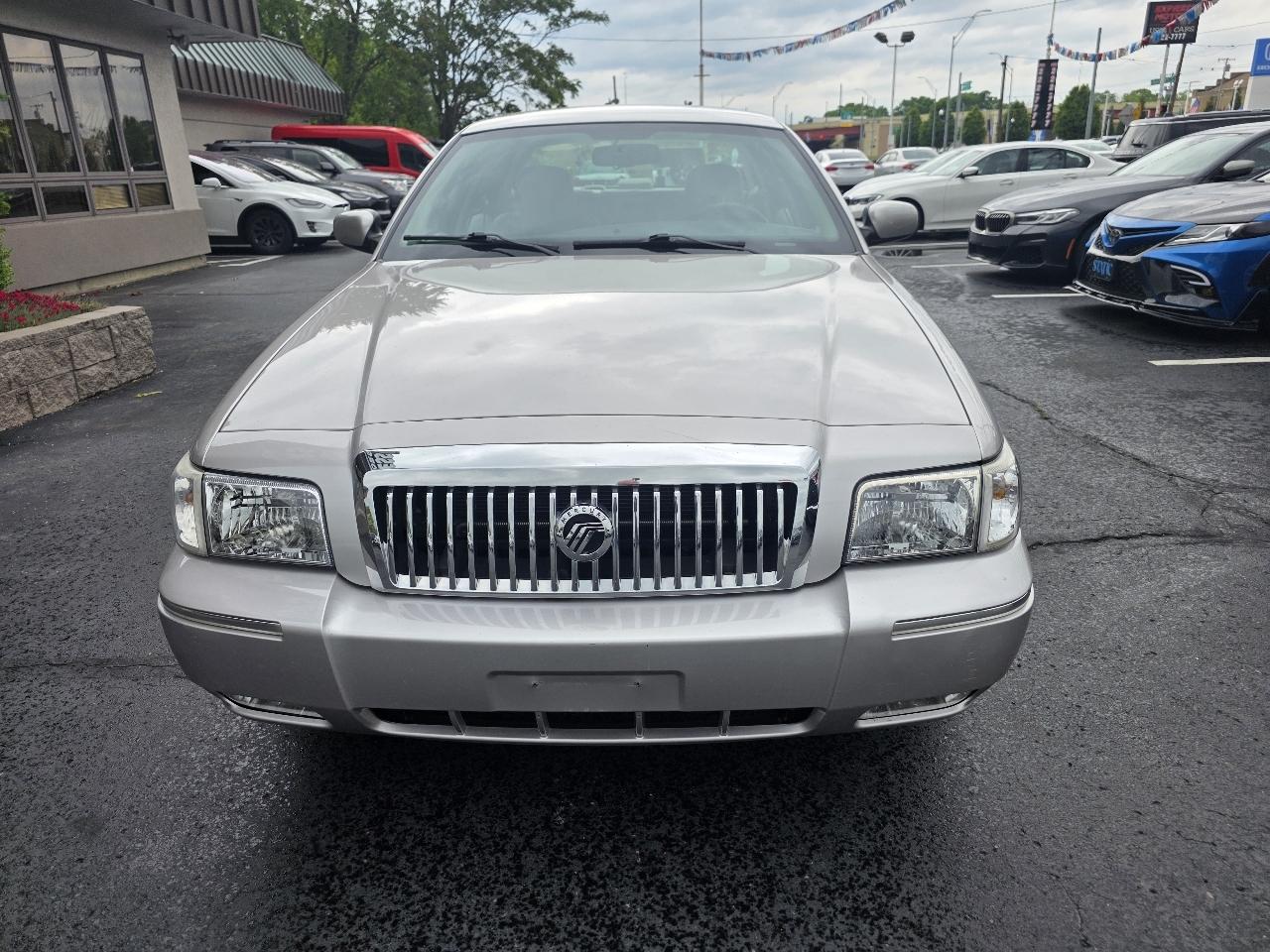 Mercury Grand Marquis 4dr Sdn LS Ultimate 2010