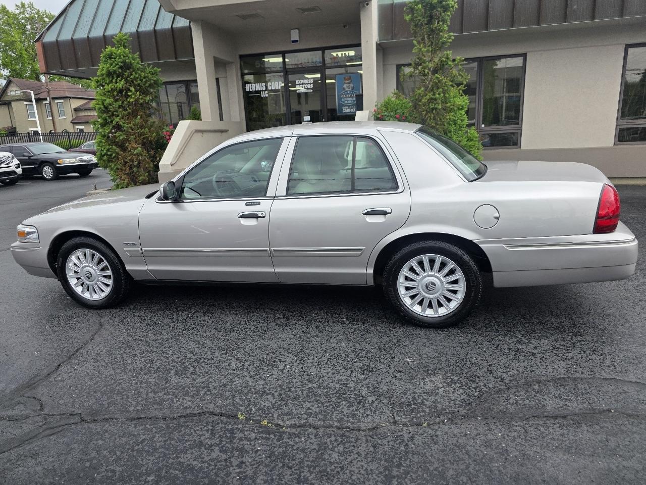 Mercury Grand Marquis 4dr Sdn LS Ultimate 2010