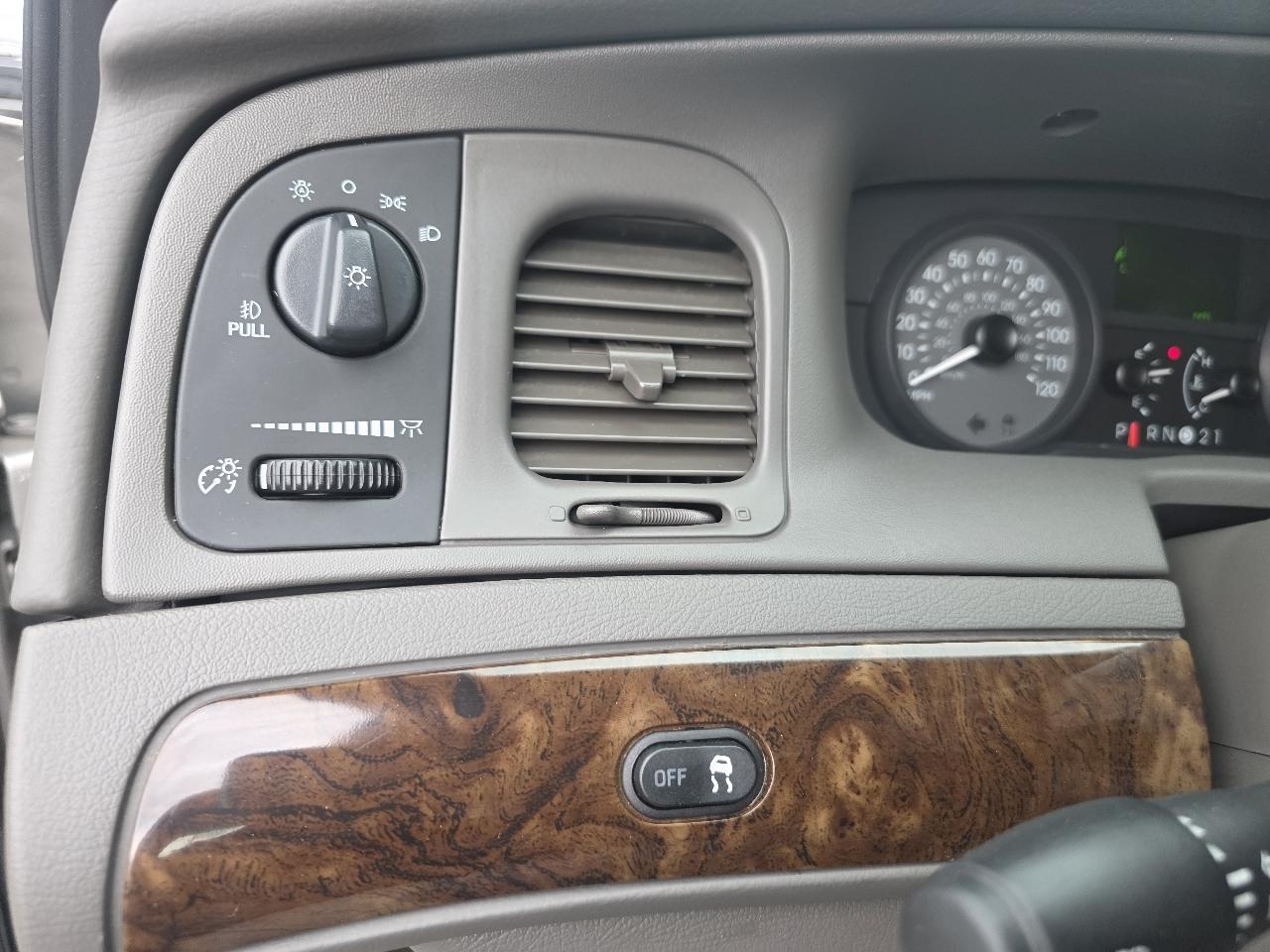 Mercury Grand Marquis 4dr Sdn LS Ultimate 2010