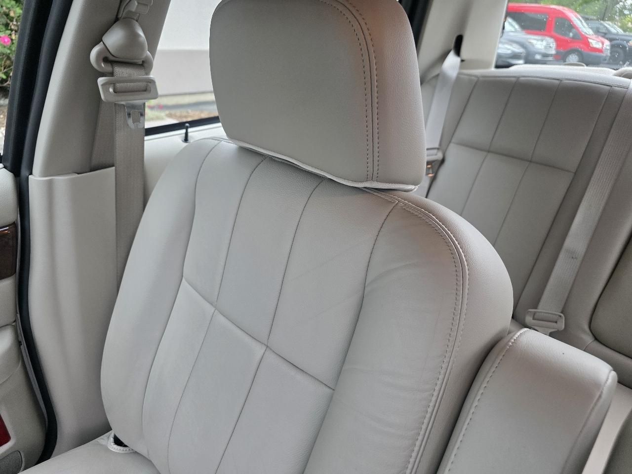Mercury Grand Marquis 4dr Sdn LS Ultimate 2010