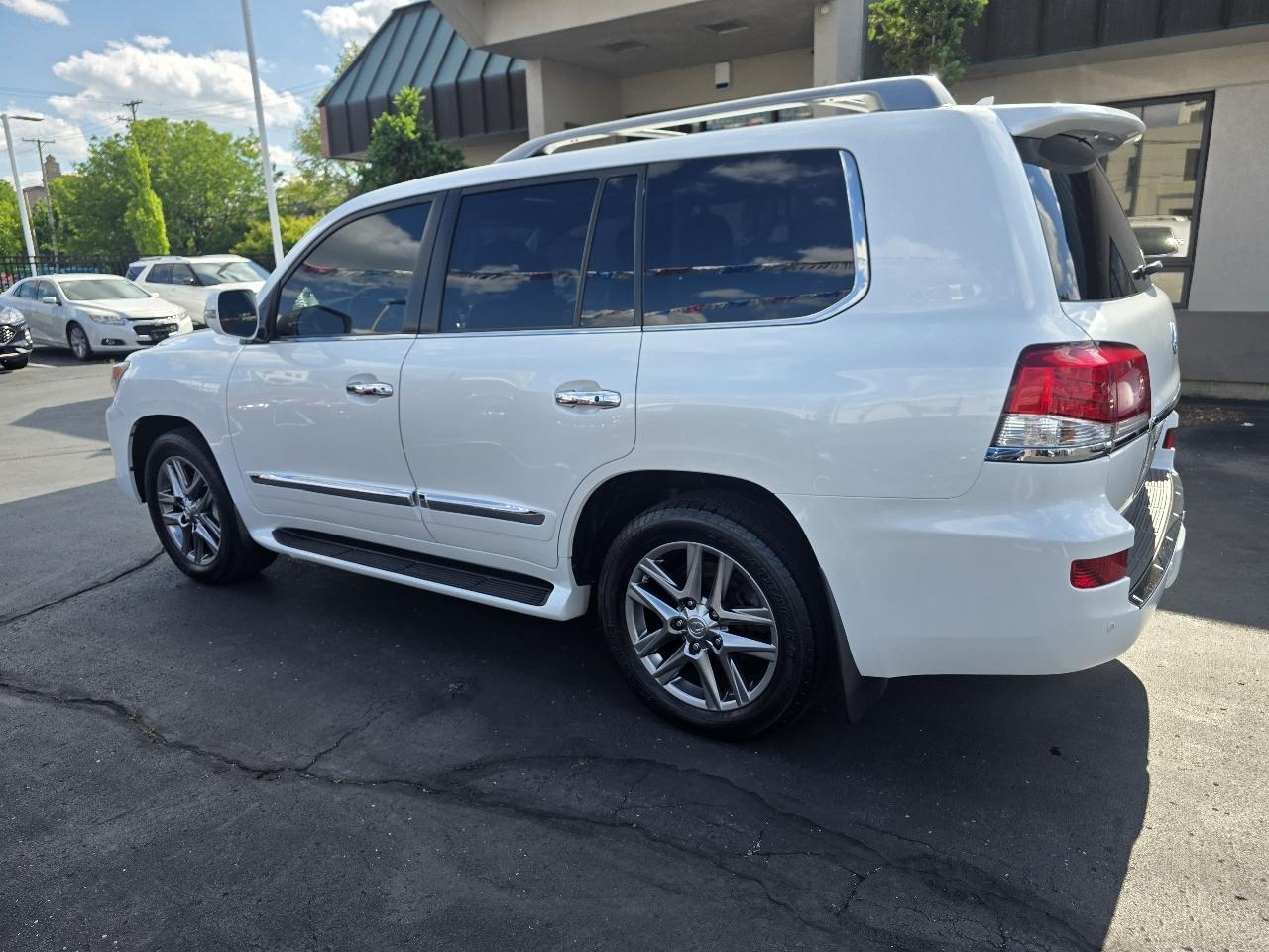Lexus LX 570 4WD 4dr 2013