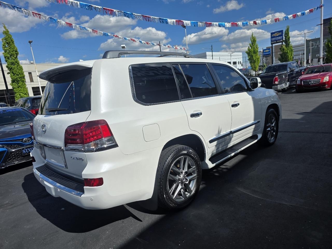 Lexus LX 570 4WD 4dr 2013