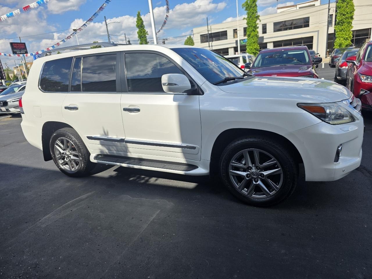 Lexus LX 570 4WD 4dr 2013