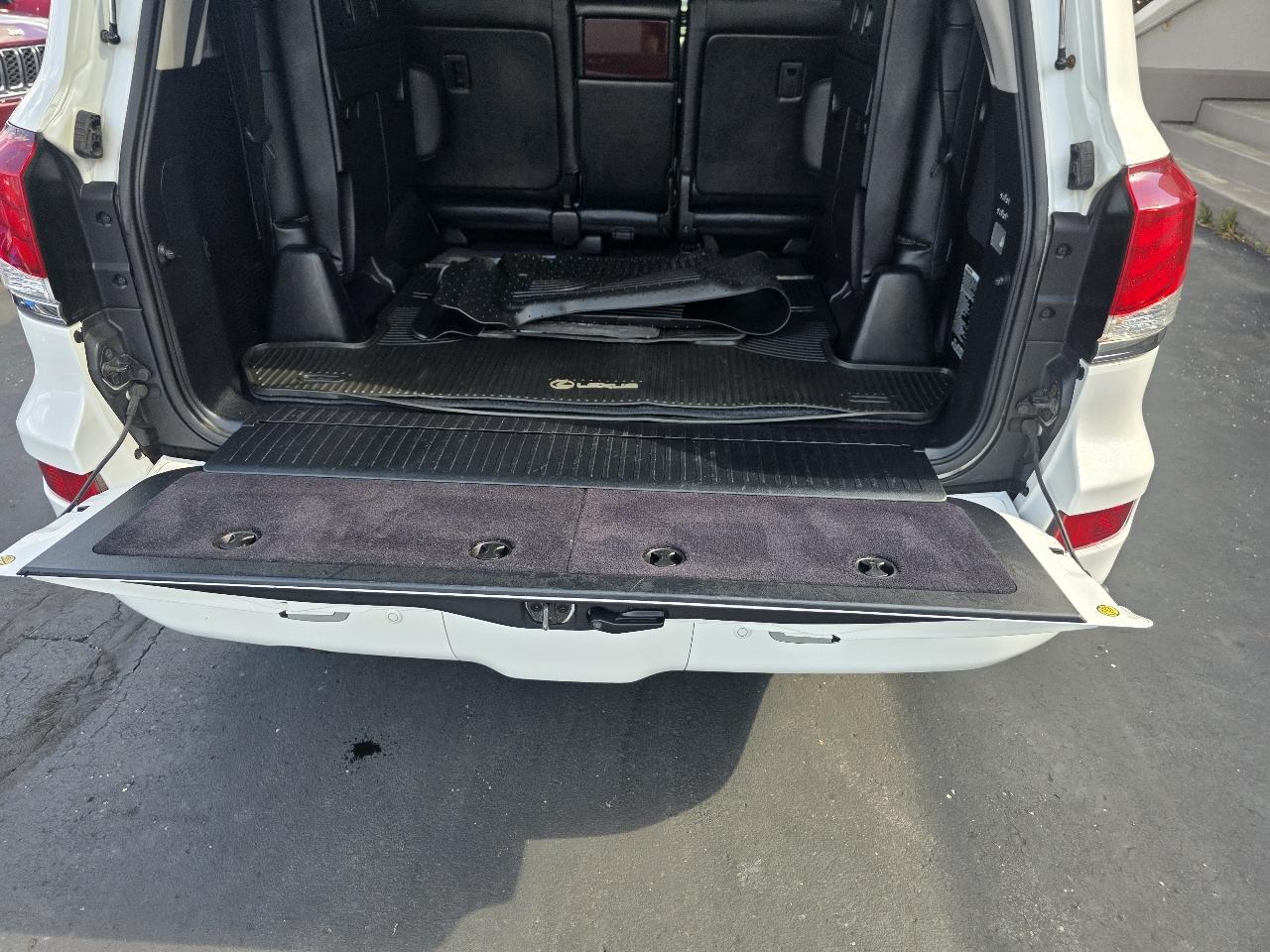 Lexus LX 570 4WD 4dr 2013