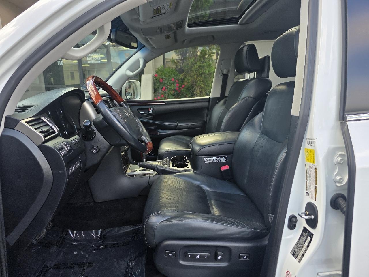 Lexus LX 570 4WD 4dr 2013