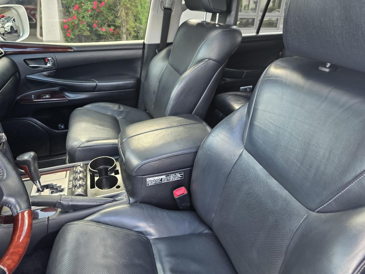 Lexus LX 570 4WD 4dr 2013