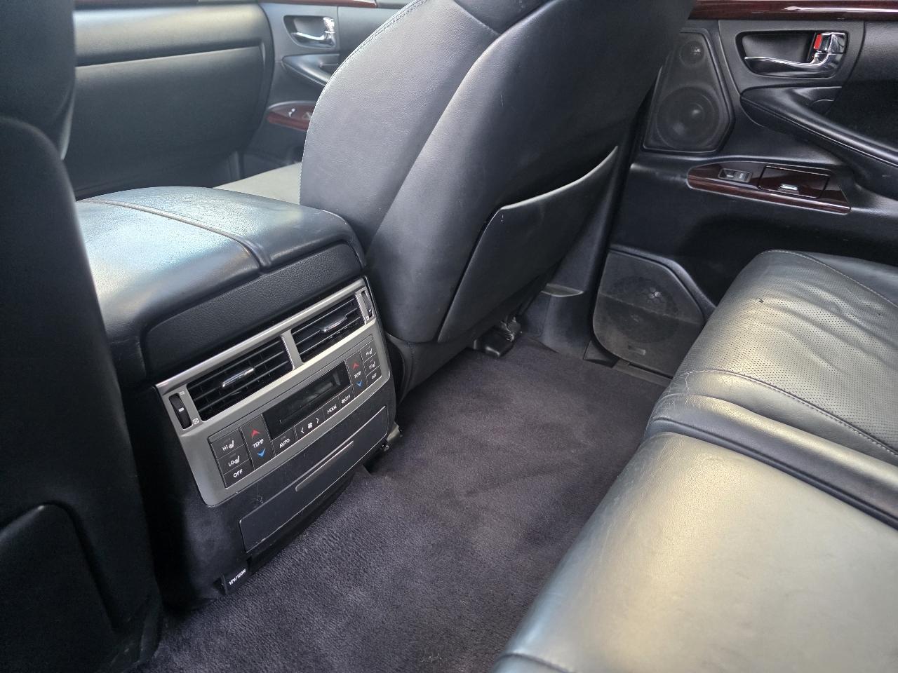 Lexus LX 570 4WD 4dr 2013