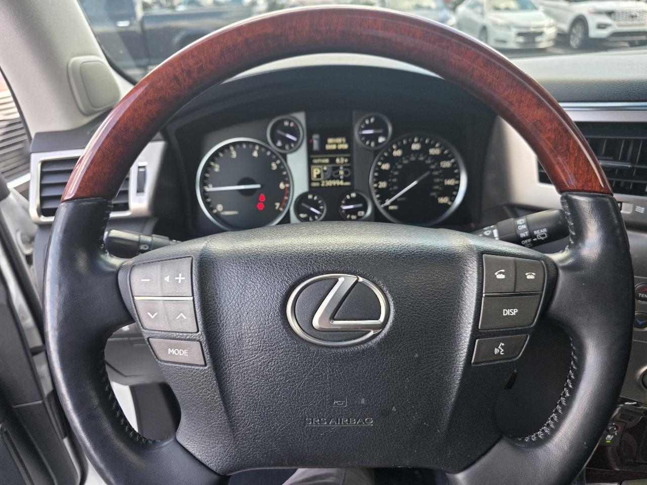 Lexus LX 570 4WD 4dr 2013