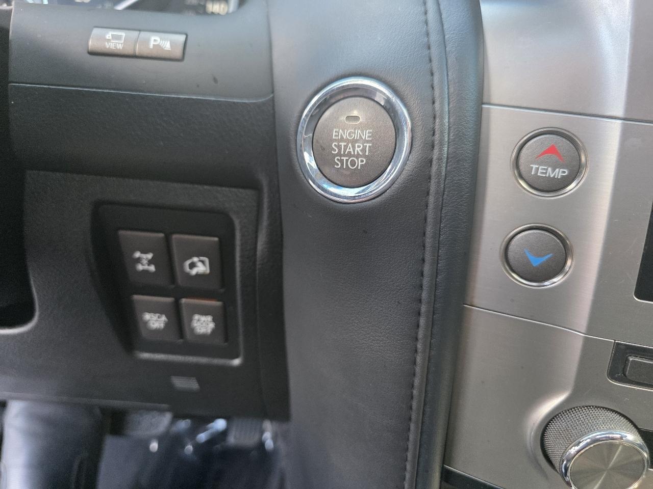 Lexus LX 570 4WD 4dr 2013